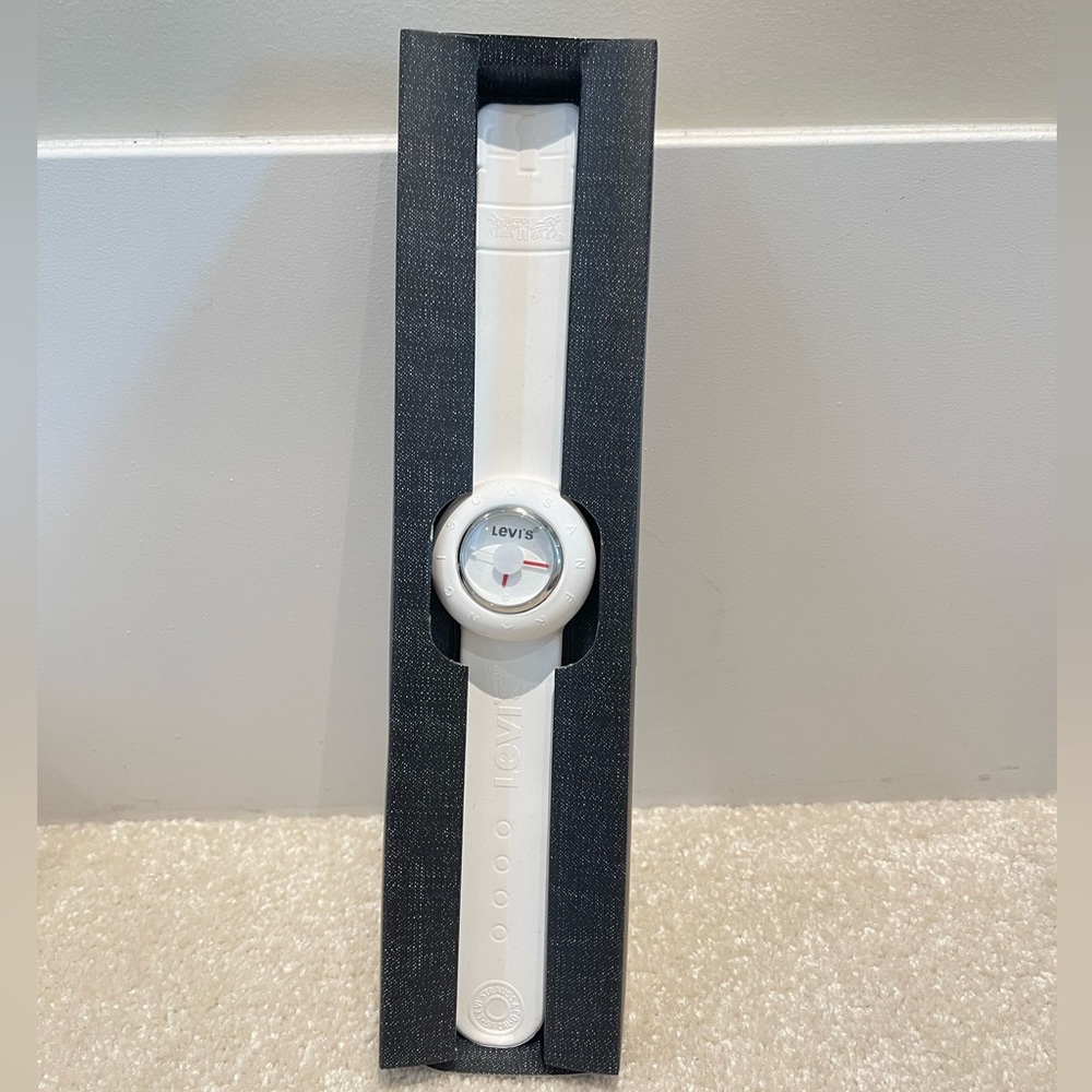 Levi's LTG06 series in white